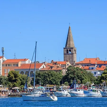 Branka Vabriga With Balcony Near Porec Apartment